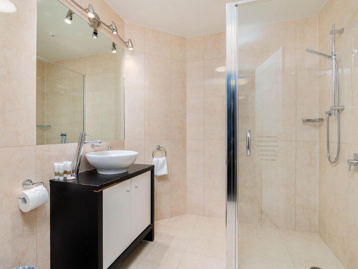 Central Luxury At 408 The Beacon Queenstown Exterior photo